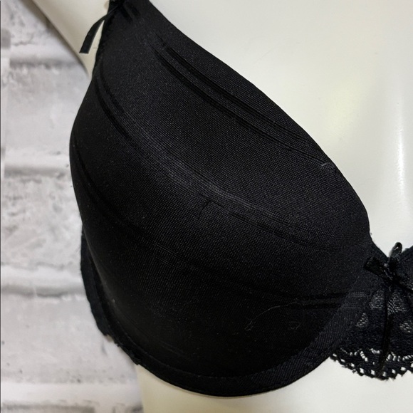 La Vie En Rose Black underwire Bra with lace detail, 36C - Picture 3 of 10